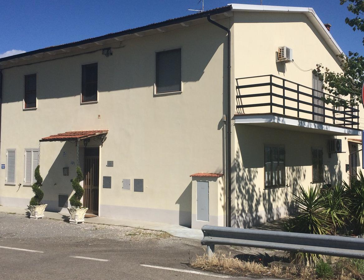 Hotel Da Donna Rosa à Pontedera Extérieur photo
