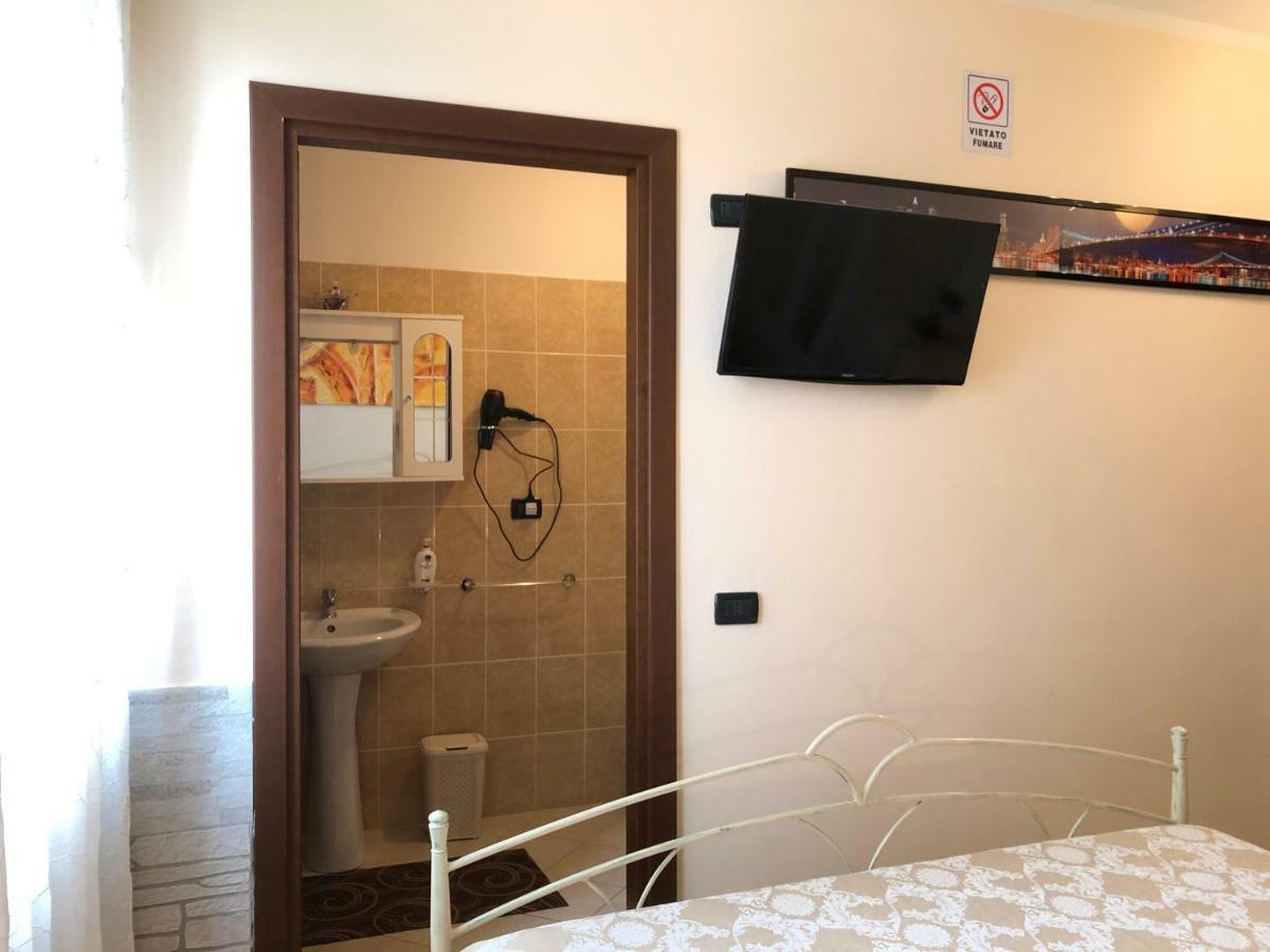Hotel Da Donna Rosa à Pontedera Extérieur photo